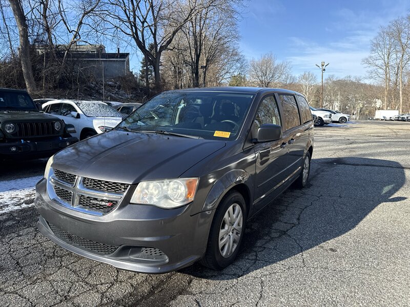 2017 Dodge Grand Caravan SE   - Photo 1 - Danbury, CT 06810