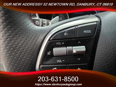 2023 Genesis G70 2.0T  AWD - Photo 13 - Danbury, CT 06810