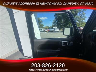 2024 Jeep Wrangler Rubicon 4xe   - Photo 10 - Danbury, CT 06810