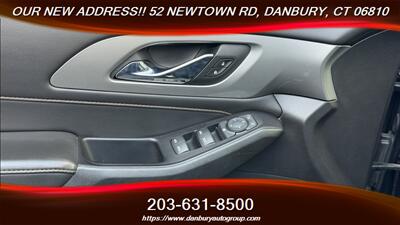 2020 Chevrolet Traverse LT Leather   - Photo 12 - Danbury, CT 06810
