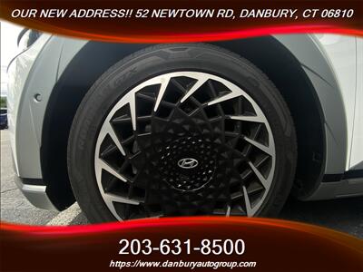2023 Hyundai IONIQ 5 Limited   - Photo 2 - Danbury, CT 06810