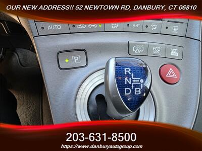 2015 Toyota Prius Plug-in Hybrid   - Photo 13 - Danbury, CT 06810