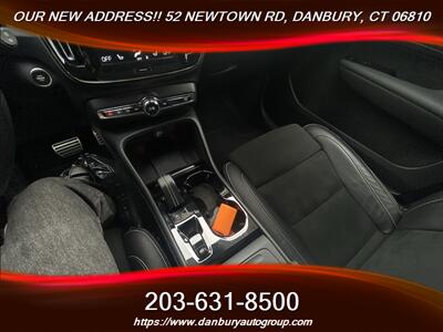 2022 Volvo XC40 T5 R-Design - Photo 16 - Danbury, CT 06810