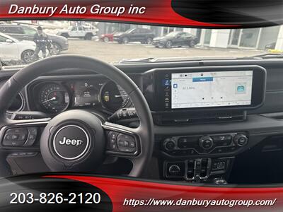 2024 Jeep Wrangler Rubicon 4xe   - Photo 10 - Danbury, CT 06810