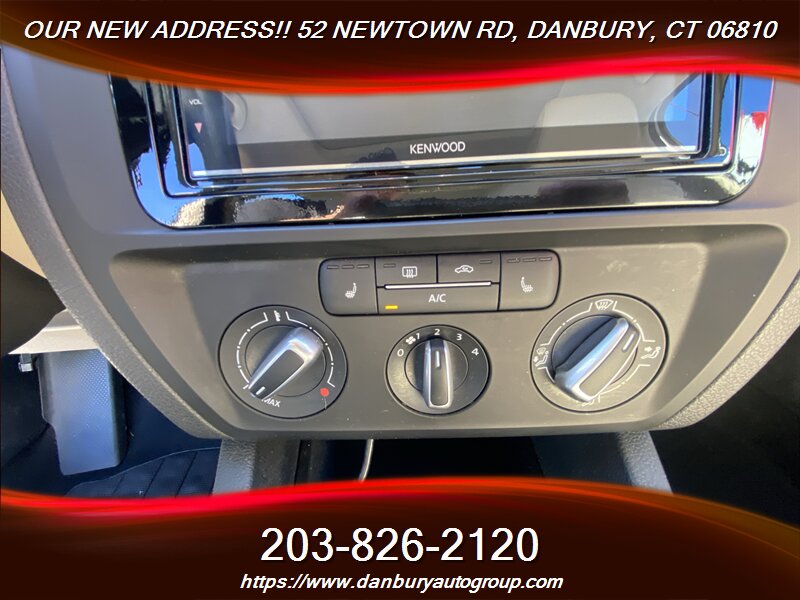 2017 Volkswagen Jetta 1.4T SE - Photo 13 - Danbury, CT 06810