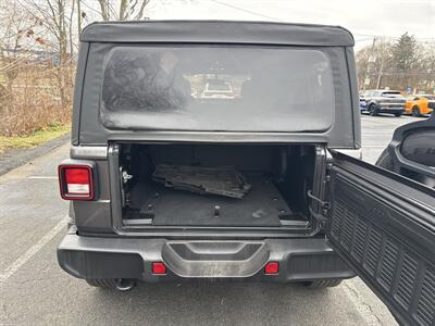 2022 Jeep Wrangler Unlimited Sahara   - Photo 13 - Danbury, CT 06810