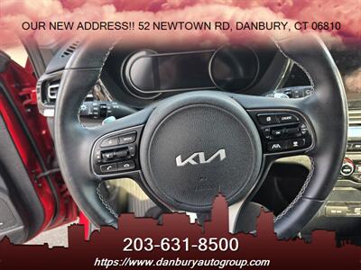 2022 Kia Niro EV S   - Photo 6 - Danbury, CT 06810