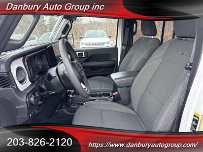 2024 Jeep Wrangler Sahara 4xe - Photo 9 - Danbury, CT 06810