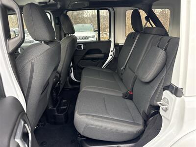 2024 Jeep Wrangler Sahara 4xe - Photo 14 - Danbury, CT 06810