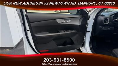 2023 Kia Forte LX   - Photo 10 - Danbury, CT 06810