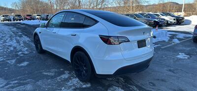 2021 Tesla Model Y Long Range - Photo 4 - Danbury, CT 06810