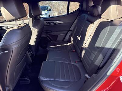 2024 Alfa Romeo Tonale Hybrid Ti e   - Photo 13 - Danbury, CT 06810