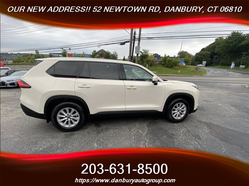 2024 Toyota Grand Highlander XLE - Photo 9 - Danbury, CT 06810