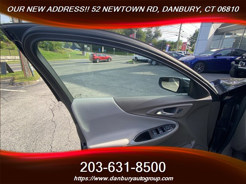 2023 Chevrolet Malibu LT - Photo 11 - Danbury, CT 06810