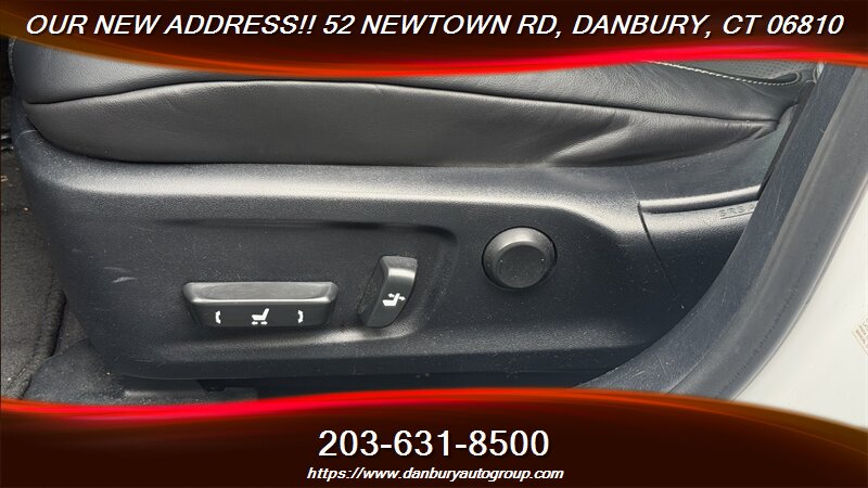 2017 Lexus IS 300 - Photo 11 - Danbury, CT 06810