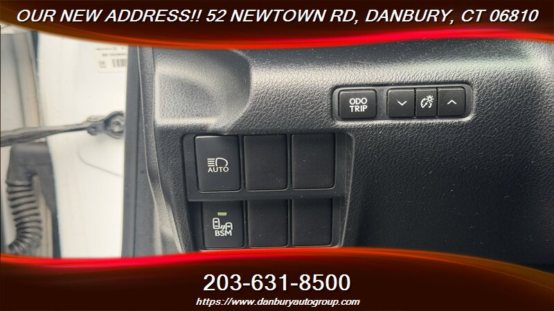 2017 Lexus IS 300 - Photo 14 - Danbury, CT 06810