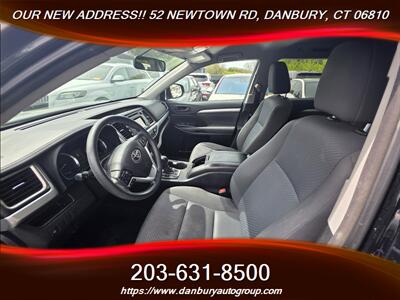 2016 Toyota Highlander LE   - Photo 8 - Danbury, CT 06810