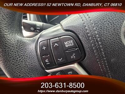 2016 Toyota Highlander LE   - Photo 17 - Danbury, CT 06810