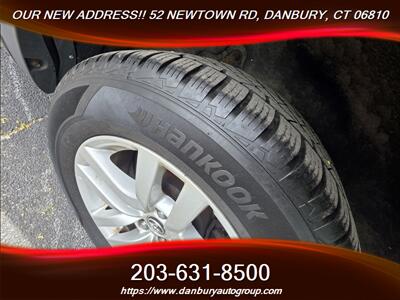 2016 Toyota Highlander LE   - Photo 4 - Danbury, CT 06810