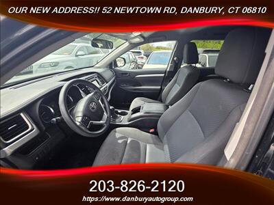 2016 Toyota Highlander LE   - Photo 8 - Danbury, CT 06810