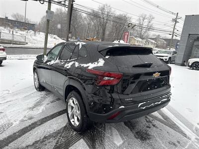 2025 Chevrolet Trax LS   - Photo 4 - Danbury, CT 06810