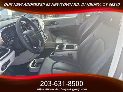 2024 Chrysler Pacifica Touring L   - Photo 8 - Danbury, CT 06810