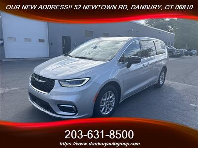 2024 Chrysler Pacifica Touring L Van