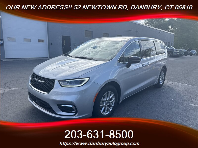 2024 Chrysler Pacifica Touring L   - Photo 1 - Danbury, CT 06810