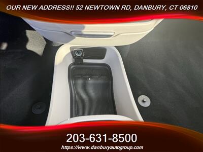 2024 Chrysler Pacifica Touring L   - Photo 12 - Danbury, CT 06810