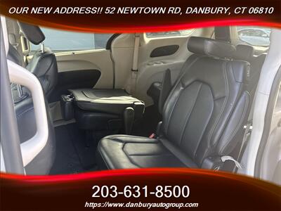 2024 Chrysler Pacifica Touring L   - Photo 13 - Danbury, CT 06810
