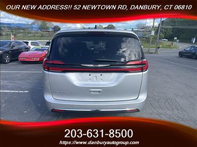 2024 Chrysler Pacifica Touring L   - Photo 3 - Danbury, CT 06810
