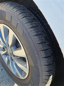 2022 Chrysler Pacifica Hybrid Touring L   - Photo 5 - Danbury, CT 06810