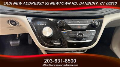 2022 Chrysler Pacifica Hybrid Touring L   - Photo 20 - Danbury, CT 06810