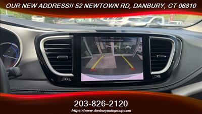2022 Chrysler Pacifica Hybrid Touring L   - Photo 23 - Danbury, CT 06810