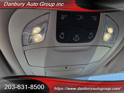 2022 Chrysler Pacifica Hybrid Touring L   - Photo 15 - Danbury, CT 06810
