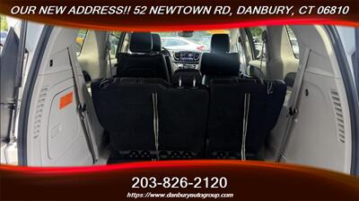 2022 Chrysler Pacifica Hybrid Touring L   - Photo 27 - Danbury, CT 06810