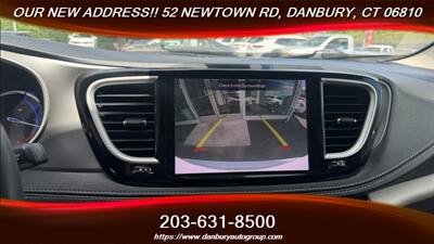 2022 Chrysler Pacifica Hybrid Touring L   - Photo 22 - Danbury, CT 06810