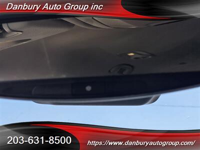 2022 Chrysler Pacifica Hybrid Touring L   - Photo 17 - Danbury, CT 06810