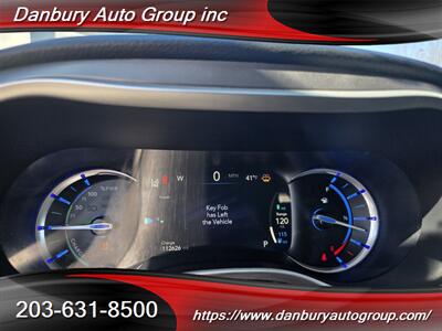 2022 Chrysler Pacifica Hybrid Touring L   - Photo 13 - Danbury, CT 06810