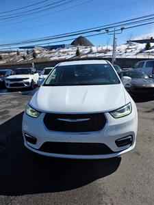 2022 Chrysler Pacifica Hybrid Touring L   - Photo 2 - Danbury, CT 06810