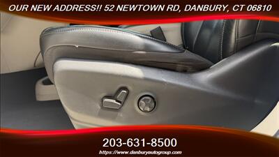 2022 Chrysler Pacifica Hybrid Touring L   - Photo 12 - Danbury, CT 06810