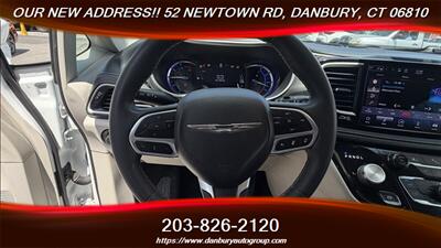 2022 Chrysler Pacifica Hybrid Touring L   - Photo 24 - Danbury, CT 06810