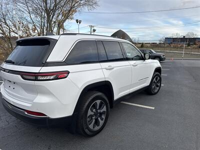 2022 Jeep Grand Cherokee 4xe - Photo 6 - Danbury, CT 06810
