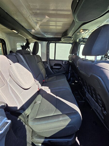 2021 Jeep Wrangler Unlimited Rubicon 4xe - Photo 8 - Danbury, CT 06810