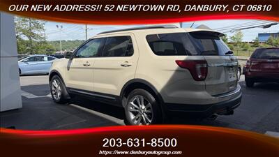 2018 Ford Explorer XLT  3 ROWS - Photo 3 - Danbury, CT 06810