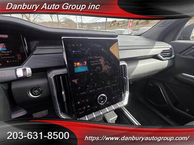 2025 GMC Acadia Elevation - Photo 15 - Danbury, CT 06810