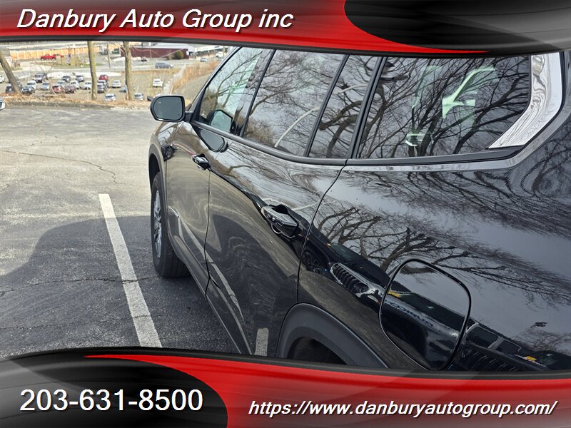 2025 GMC Acadia Elevation - Photo 9 - Danbury, CT 06810