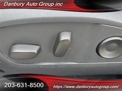 2025 GMC Acadia Elevation - Photo 10 - Danbury, CT 06810