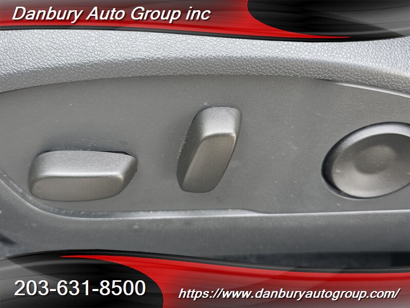 2025 GMC Acadia Elevation - Photo 10 - Danbury, CT 06810