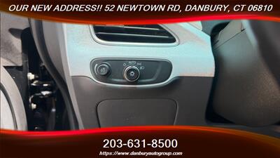 2020 Chevrolet Bolt EV Premier - Photo 15 - Danbury, CT 06810